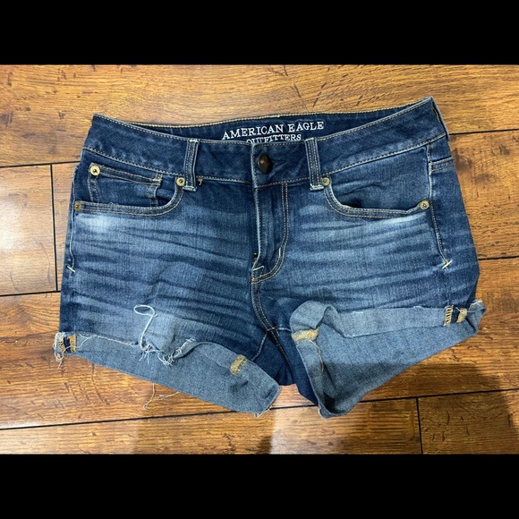 4 PAIRS OF AMERICAN EAGLE SHORTS - Picture 2 of 5